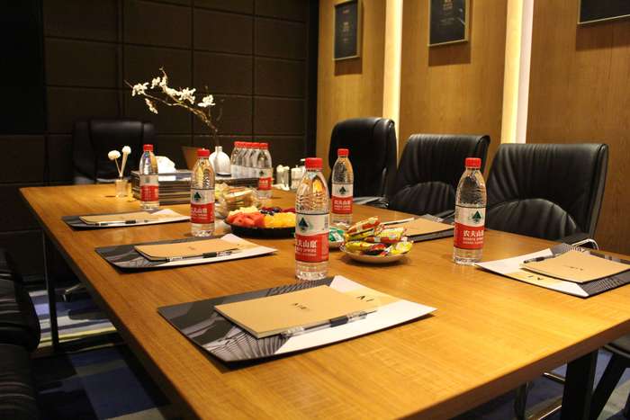 莫川公司會議室 莫川公司會議室